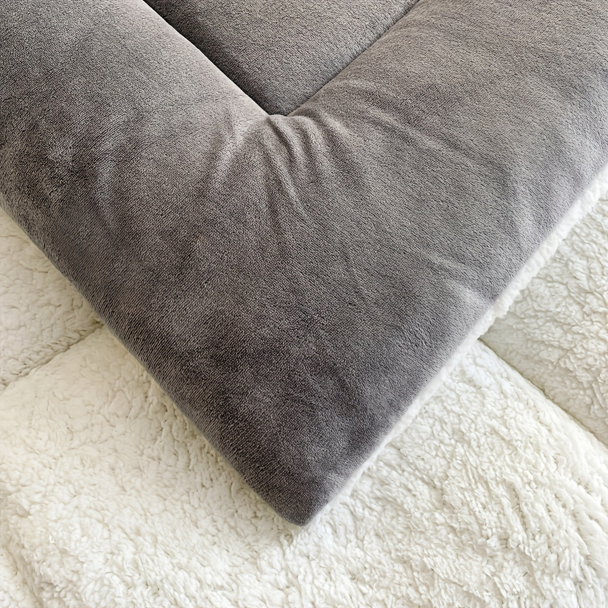 Cozy Lodge Sherpa Fleece Duvet - Double-Sided Warm Bedding for Ultimate Comfort 8