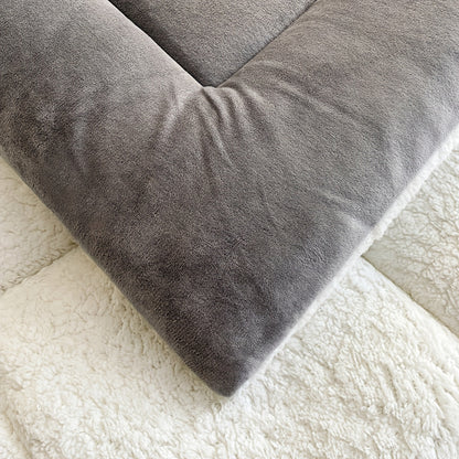 Cozy Lodge Sherpa Fleece Duvet - Double-Sided Warm Bedding for Ultimate Comfort 8