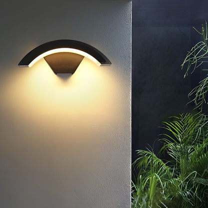 Curved Glow Black Outdoor Wall Light - Industrial LED Sconce with Motion Sensor for Stylish Illumination 1