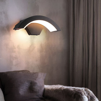 Curved Glow Black Outdoor Wall Light - Industrial LED Sconce with Motion Sensor for Stylish Illumination 3