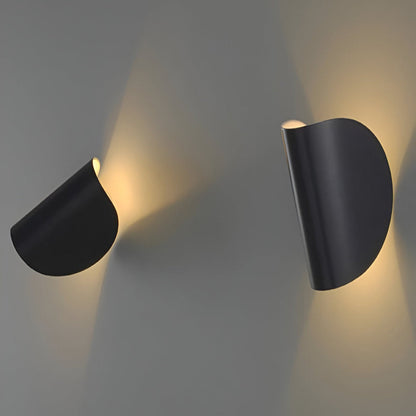 Elegant Italian Wall Sconce Lighting - Rotatable Design with Warm White Light for Modern Spaces 1