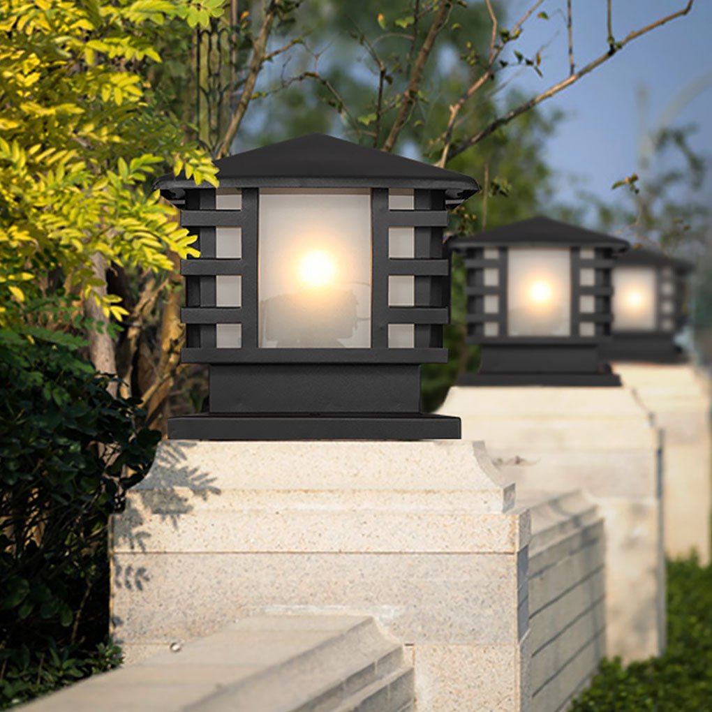 Elegance LED Landscape Lamppost - Classic Iron Design for Outdoor Illumination 4