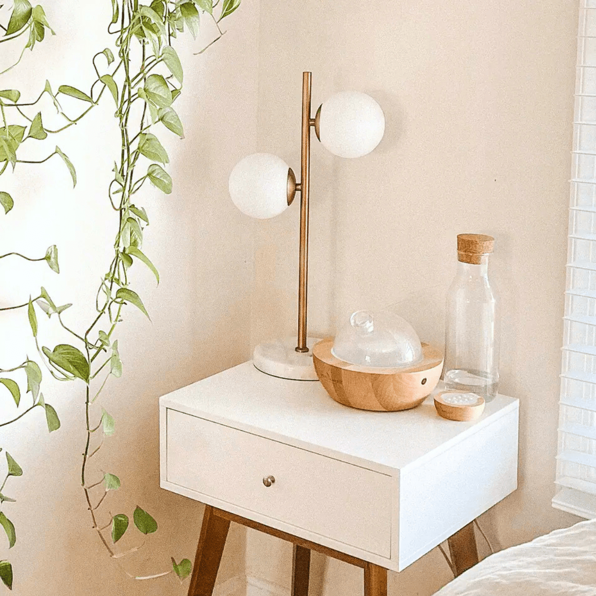 GrapeStem Table Lamp 3