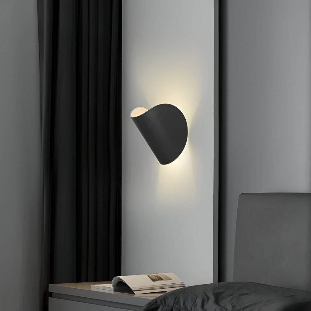 Elegant Italian Wall Sconce Lighting - Rotatable Design with Warm White Light for Modern Spaces 10