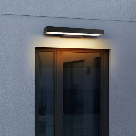 Modern Outdoor Wall Light – LED Sconce with Motion Sensor for Enhanced Security and Style 2