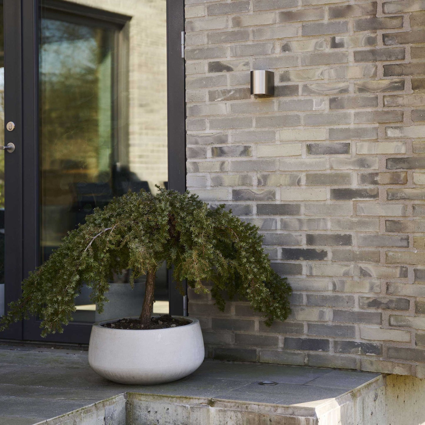 Canto 2 LED Wall Light - Scandinavian Design with Customizable Beam Patterns for Outdoor Use 13
