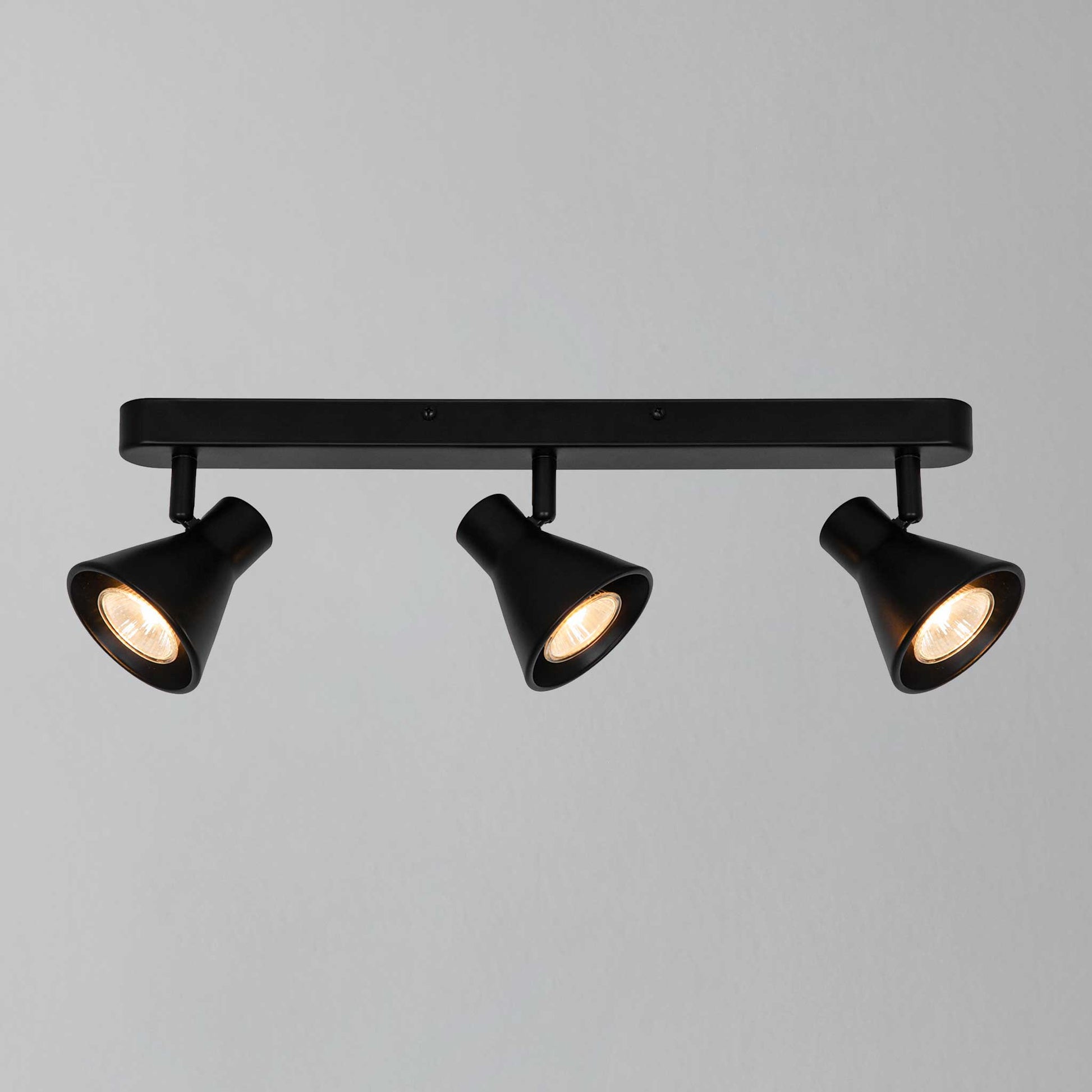 Arren Modern 3-Light Spotlight - Adjustable Heads for Bright Illumination 3