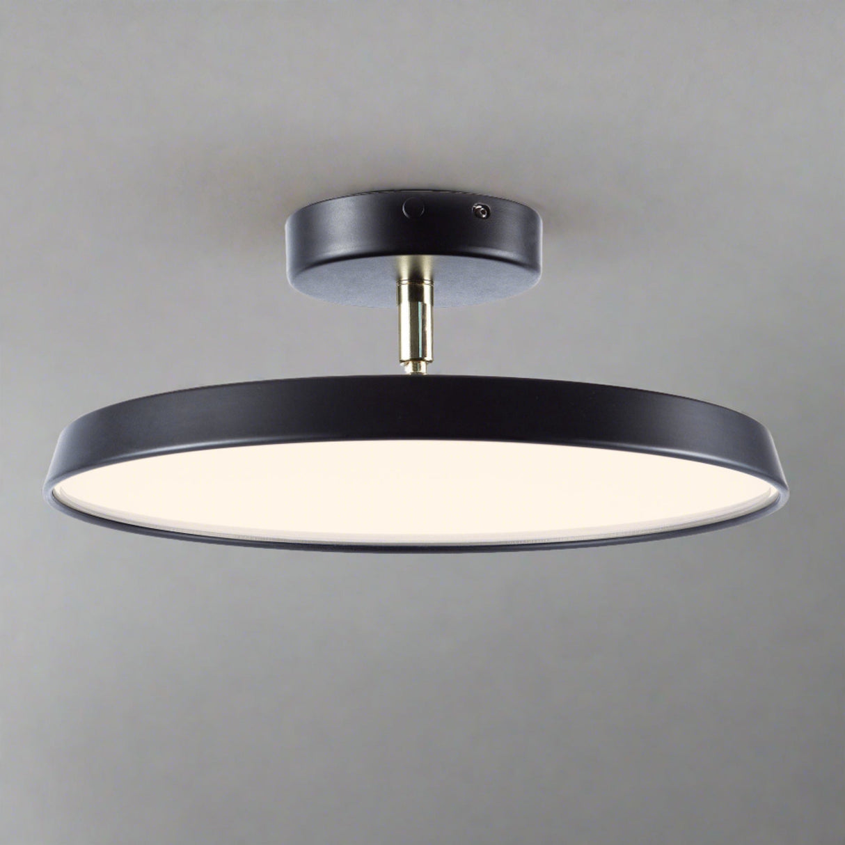 Arren Modern LED Pendant Lamp - Adjustable Height with Warm White Light for Stylish Interiors 2