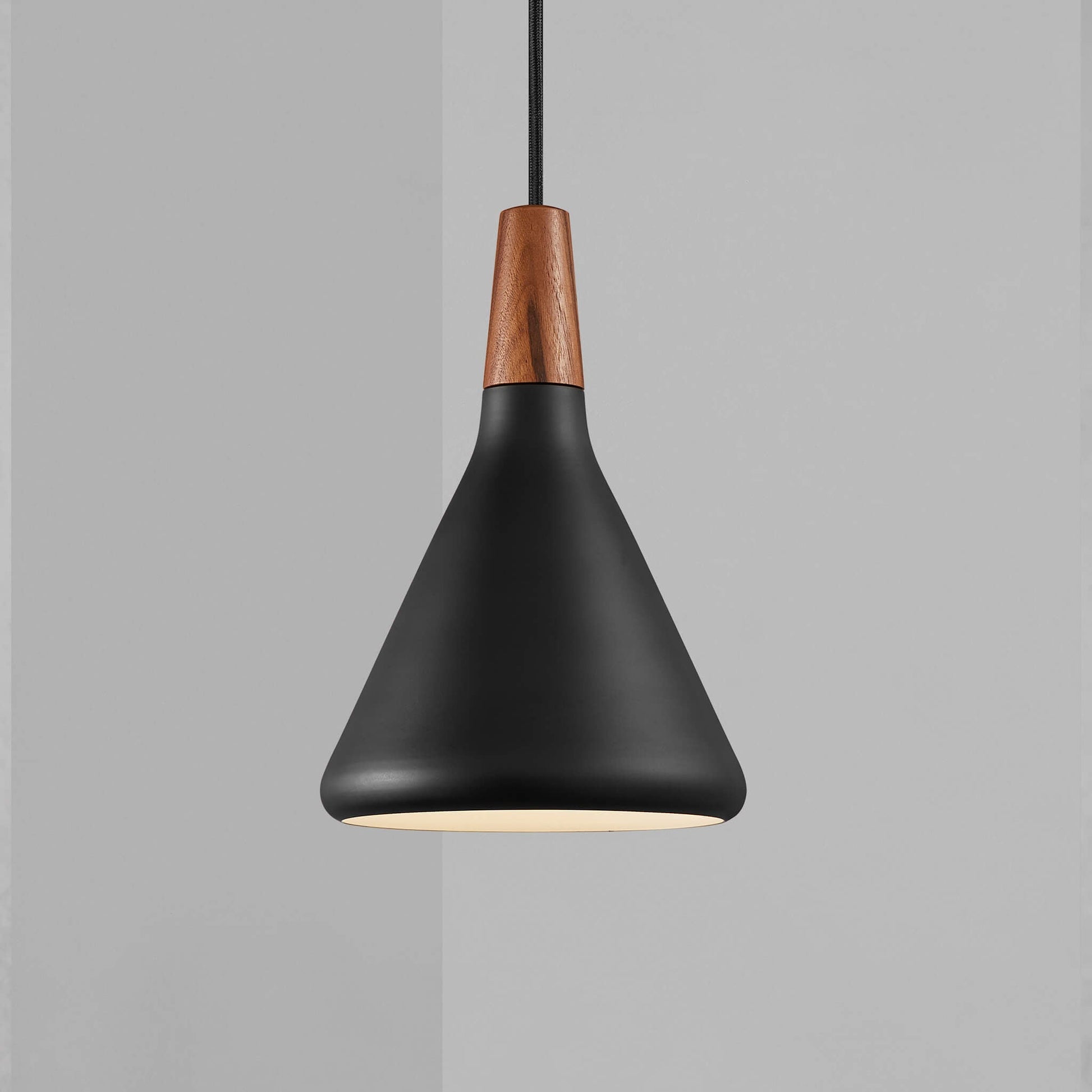 Arren Modern Pendant Lamp - Conical Design with Adjustable Suspension for Stylish Ambiance 2