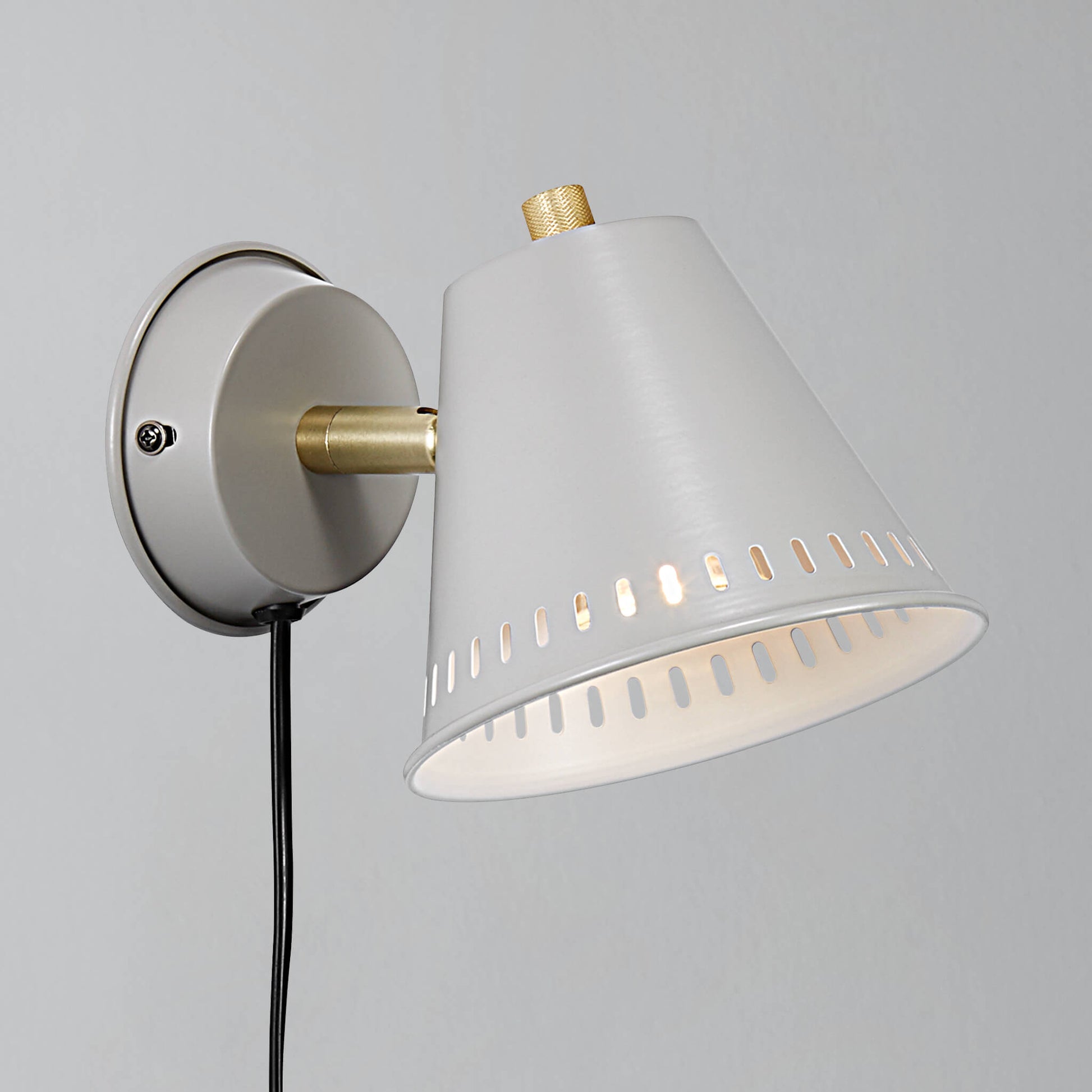 Dune Industrial Wall Lamp - Matte Metal & Brass Design for Elegant Lighting 2