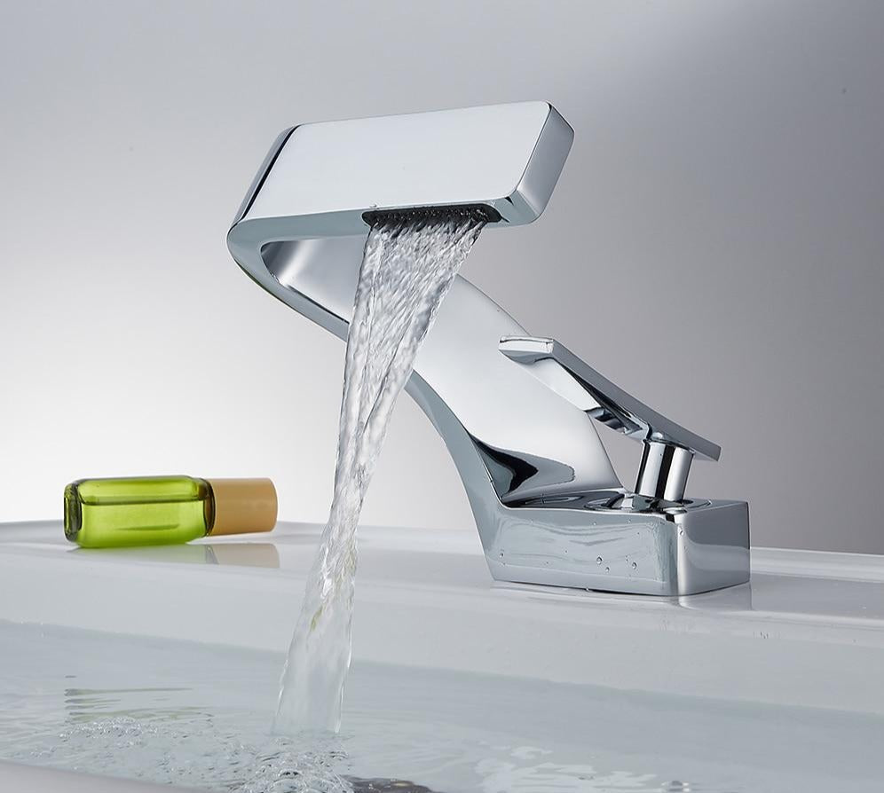 Everest Curved Faucet - Modern Brass Design with Easy Operation for Elegant Kitchens and Bathrooms 1